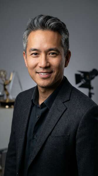 黄色仓库导演顾问